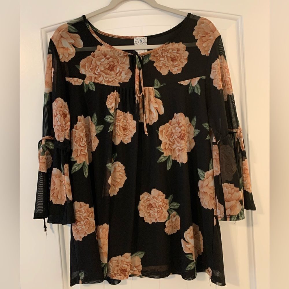 Anthropologie Naïf Short Sleeve Blouse Size 1X